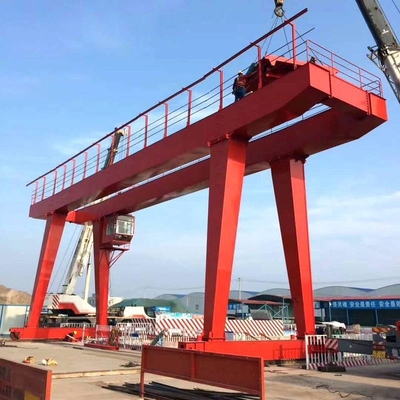 Große Spanne fertigen Höhen-Doppelstrahl streckt Bock Crane For Steel Coil besonders an