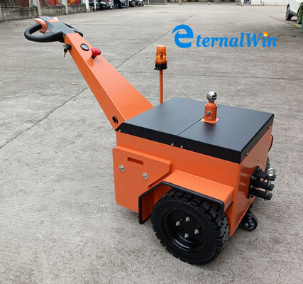 Stahl-Zugmaschine mit einer Nennzugkraft von 7000 N, Fahrgeschwindigkeit beim Be- und Entladen 2 bis 3 km/h, geeignet für den industriellen Einsatz